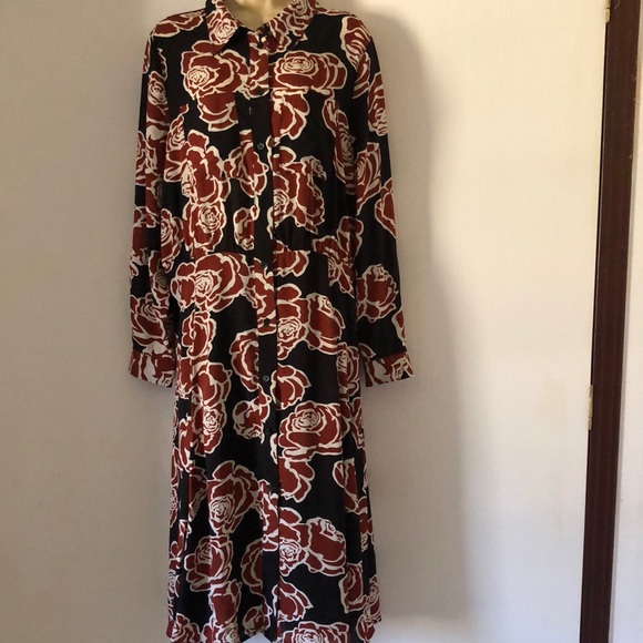 Woman’s long floral feminine fall button down maxi dress - Picture 5 of 14